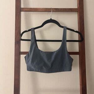 Vuori Scoop Neck Sports Bra